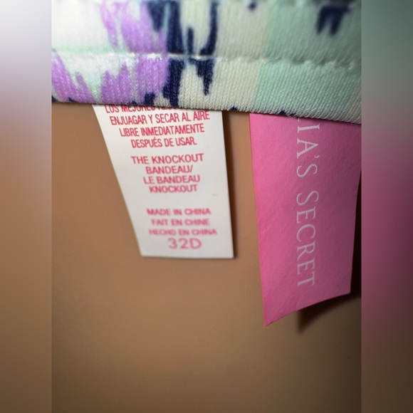 Size 32 D top with smallbottoms. Victoria’s Secret swimsuit, aqua, blue, navy, - Picture 16 of 17